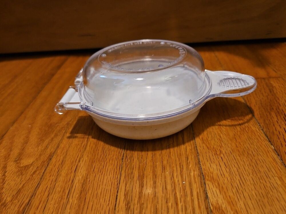 Nordic Ware Microwave Eggs 'N Muffin Breakfast Sandwich Cooker